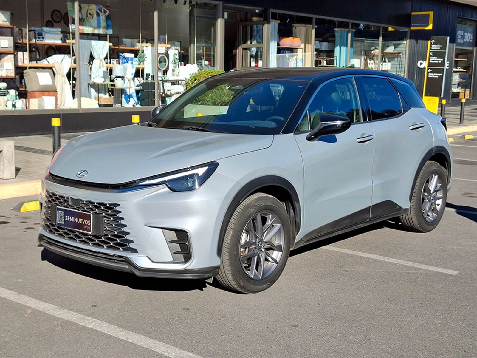Lexus LBX HEV 1.5 AUT 2024 - Foto 2 de 20