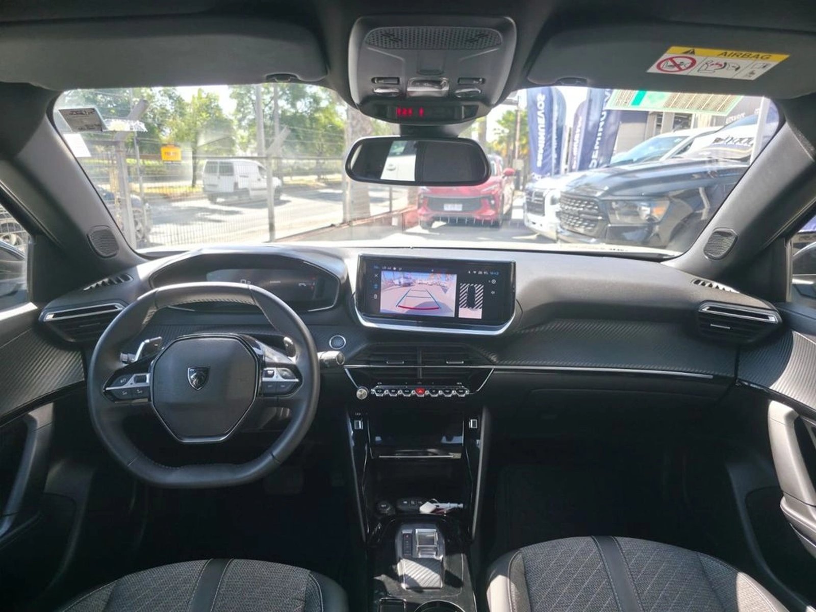 PEUGEOT 2008 2024 - Imagen 13 de 20