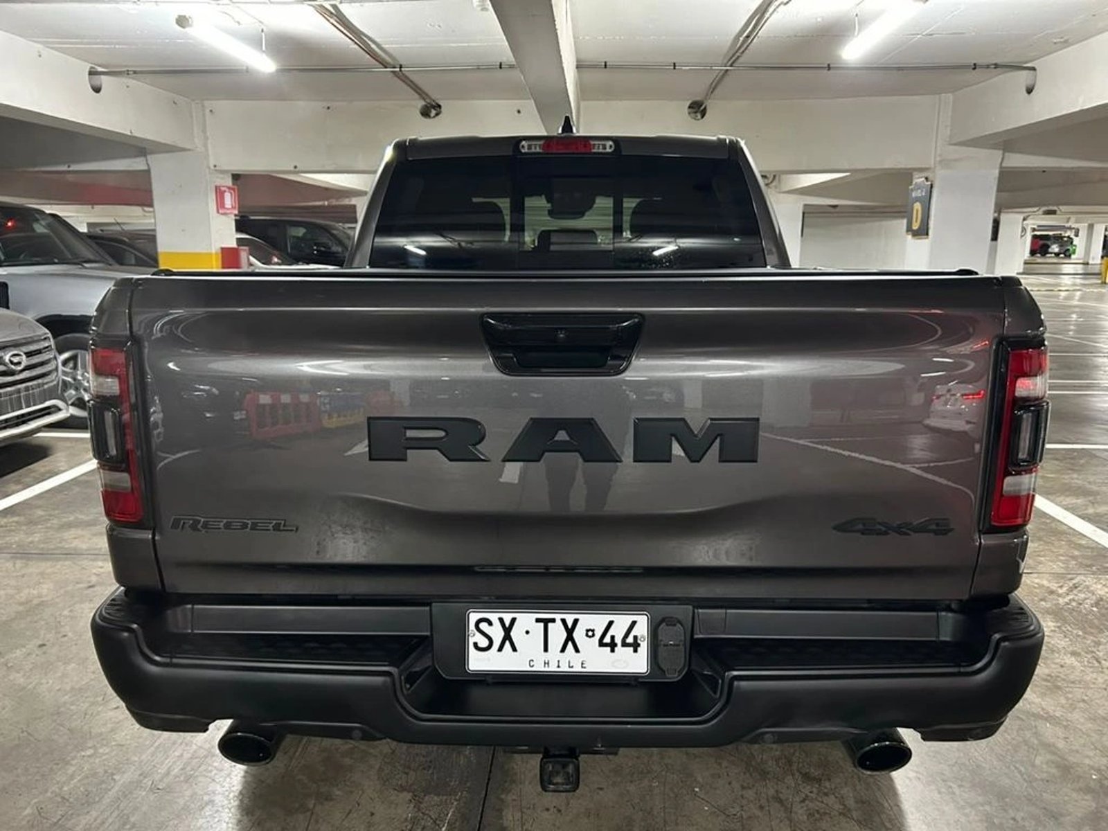 RAM 1500 5.7 REBEL 4X4 AT 4P 2023 - Imagen 6 de 17