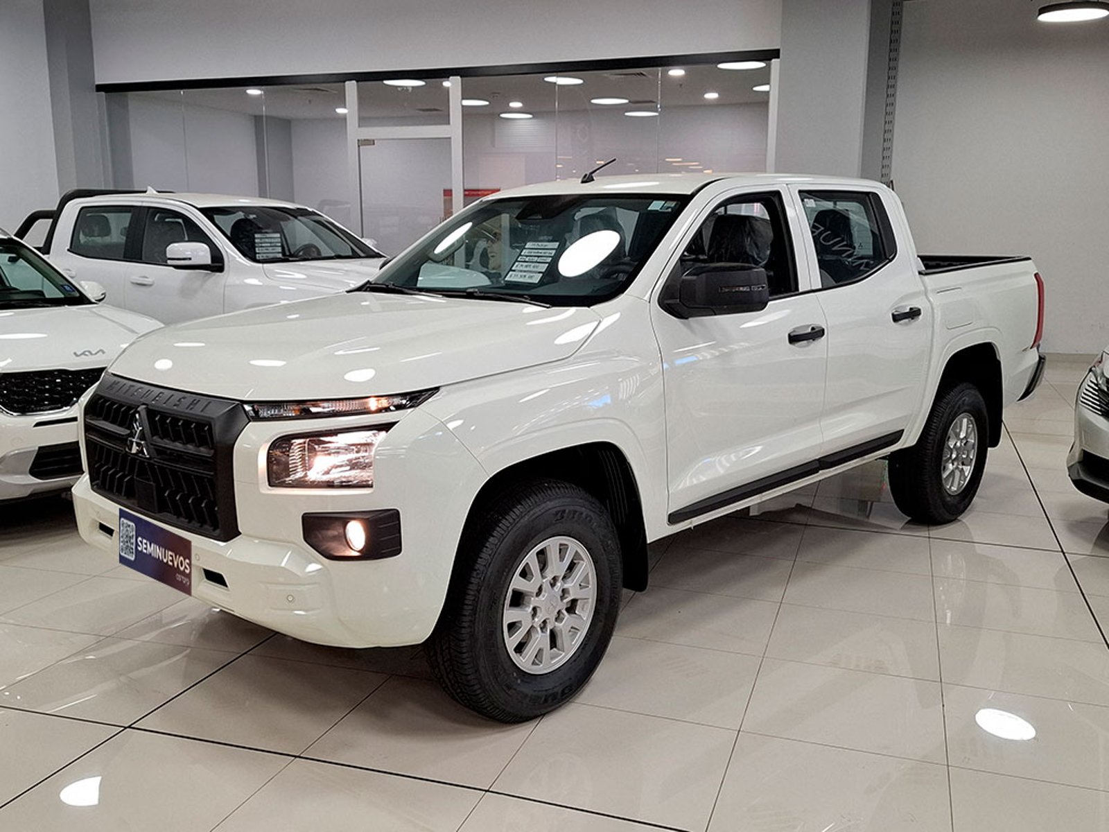 Mitsubishi L200 2.4 KATANA XRT MT 4X4 DIESEL 2026 - Foto 2 de 20