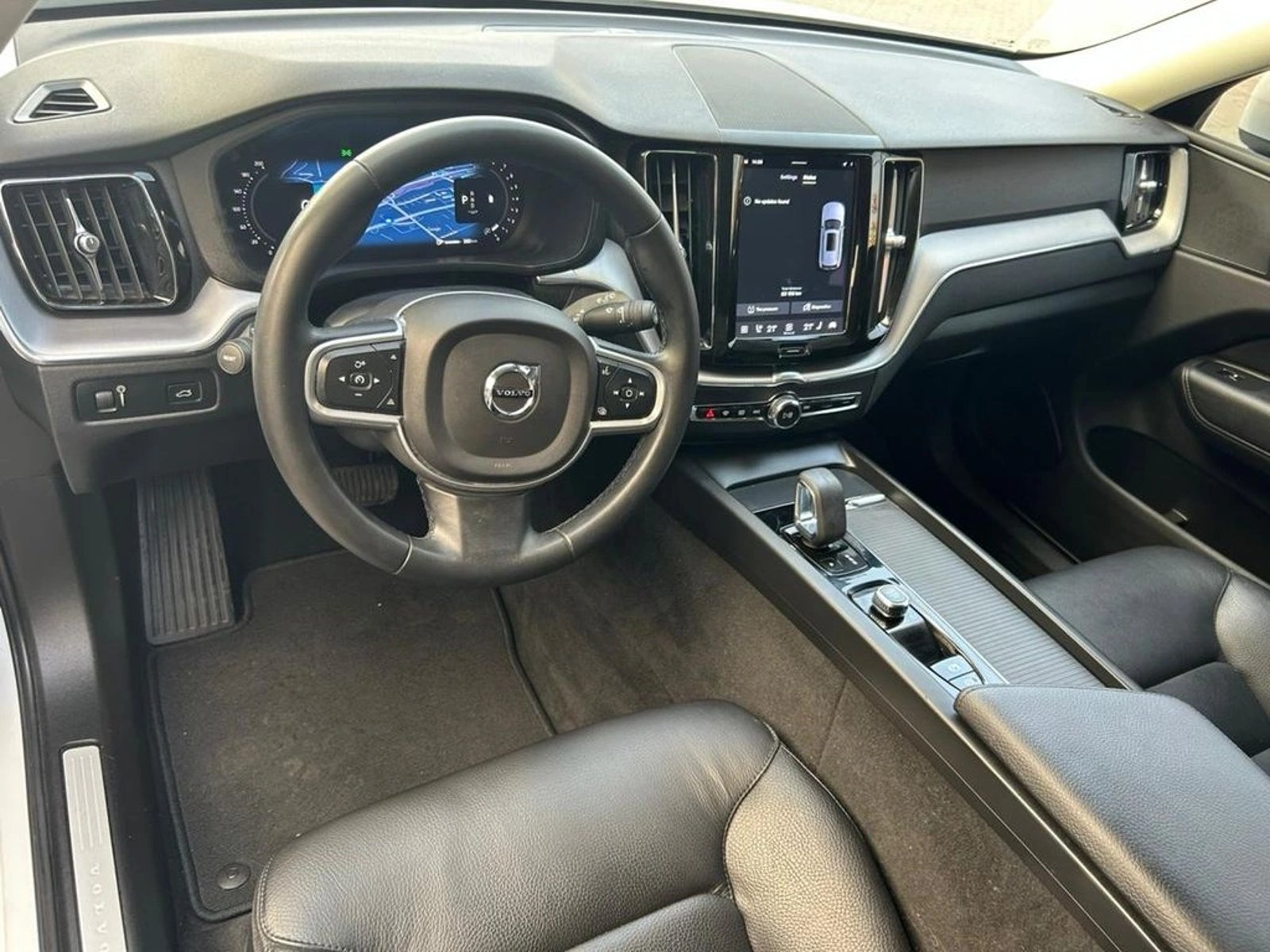 VOLVO XC60 2022 - Imagen 10 de 17