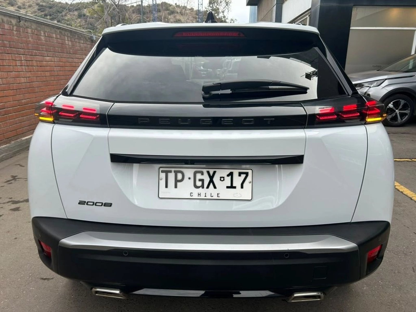 Peugeot 2008 1.2 ALLURE PACK PURETECH 130 4X2 AT 5P 2024 - Imagen 6 de 17