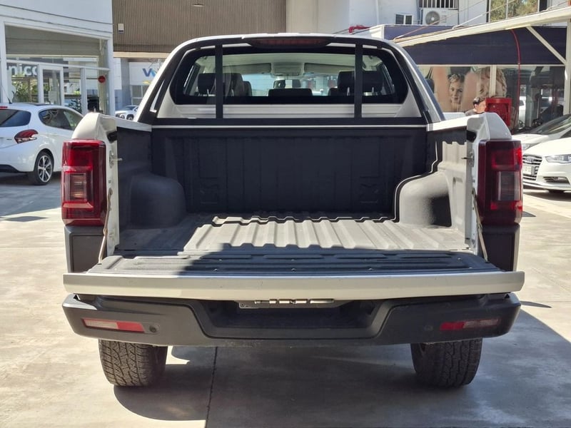 JMC VIGUS 2.4 PLUS DIESEL 4X2 MT 4P 2022 - Imagen 9 de 20
