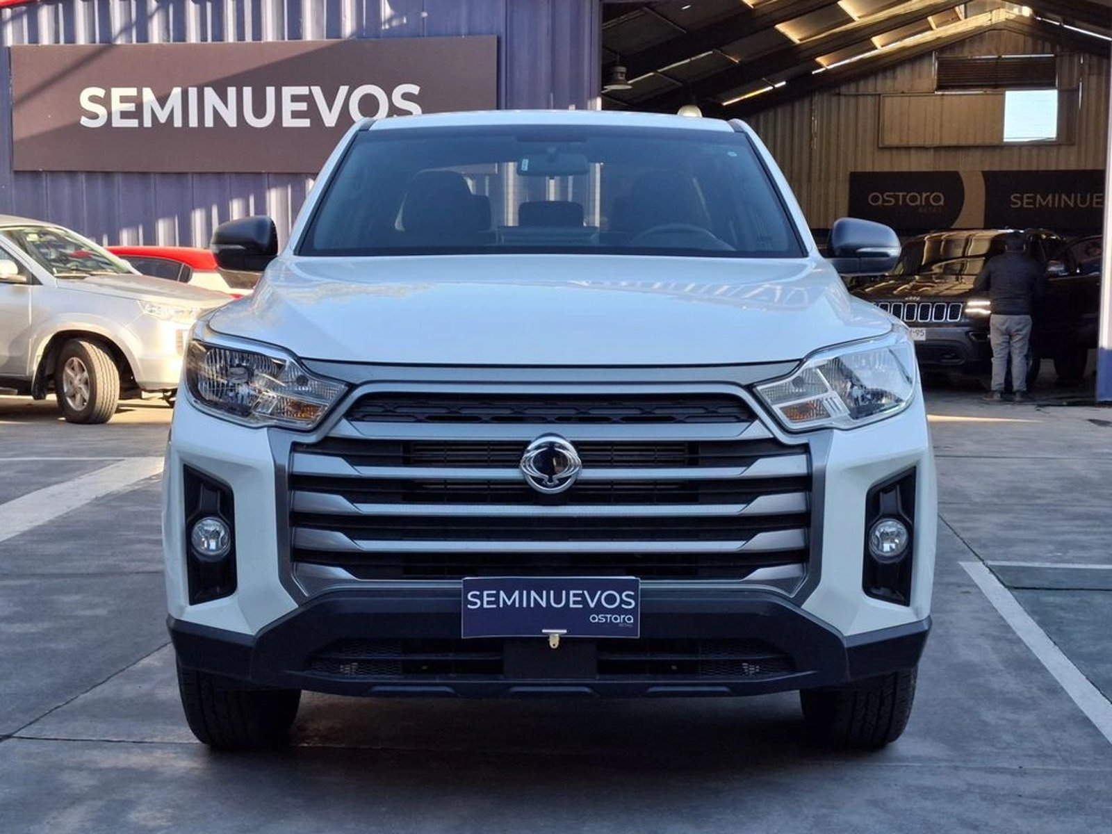 SSANGYONG MUSSO 2.2 TD GRAND LX DIESEL 2WD MT6 4P 2025 - Foto 3 de 20