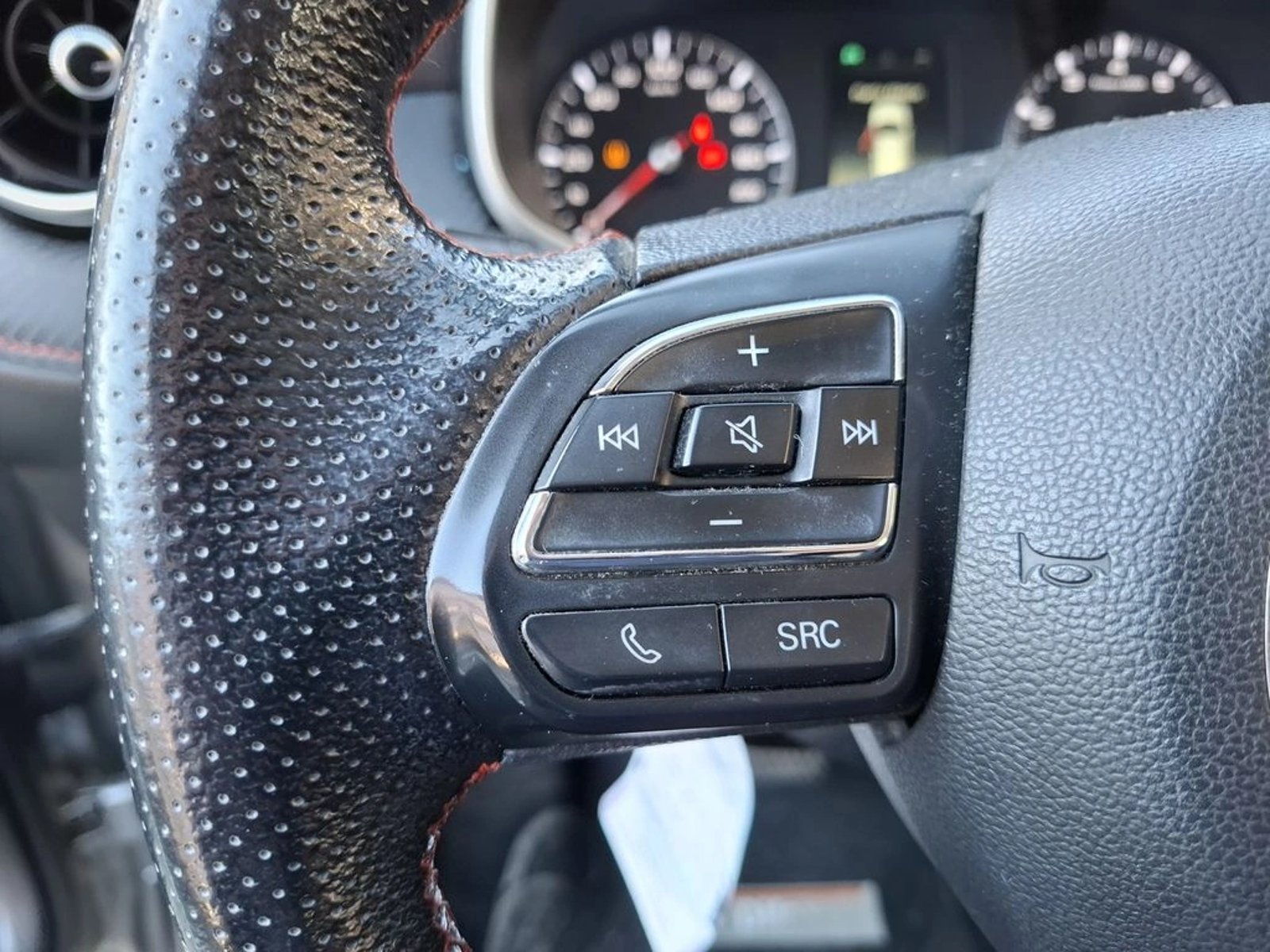 MG ZS 1.5 DLX 4X2 CVT AT 5P 2022 - Imagen 8 de 12