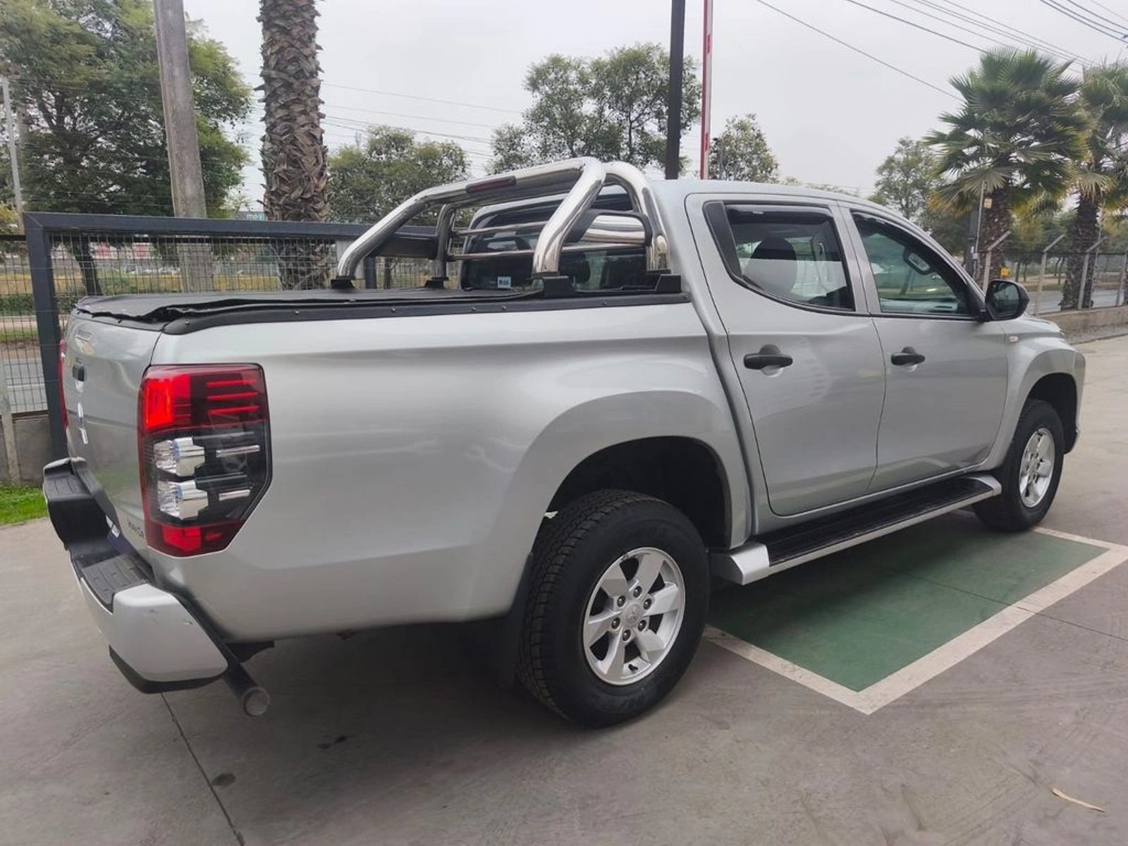 Mitsubishi L200 L200 WORK 2.2 4X2 MT 2024 - Imagen 7 de 20
