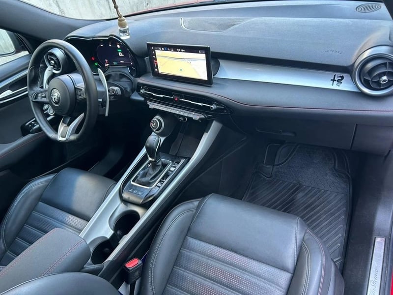 Alfa Romeo TONALE 1.3 TRIBUTO PHEV HYBRID 4X4 AT 5P 2025 - Imagen 8 de 16