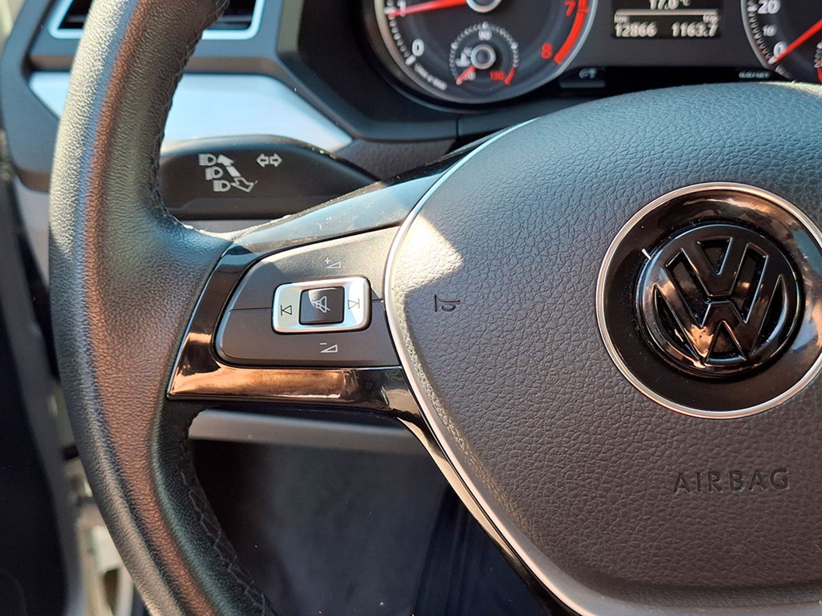 Volkswagen GOL 1.6 Highline HB MT 5P 2023 - Imagen 12 de 20