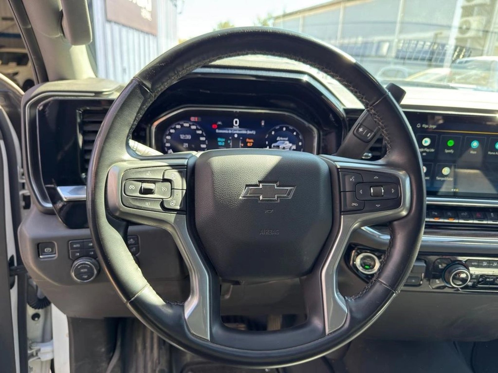 CHEVROLET SILVERADO 2024 - Imagen 14 de 16