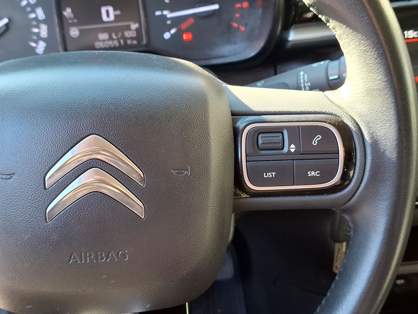 Citroën C3 1.5 LIVE BLUEHDI DIESEL 4X2 HB 100 SS BVM6 MT 5P 2024 - Imagen 13 de 20