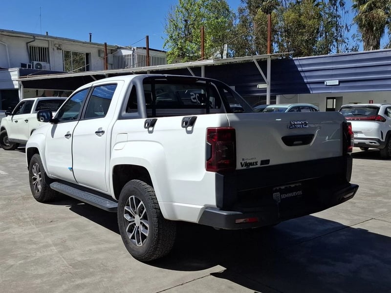 JMC VIGUS 2.4 PLUS DIESEL 4X2 MT 4P 2022 - Imagen 8 de 20