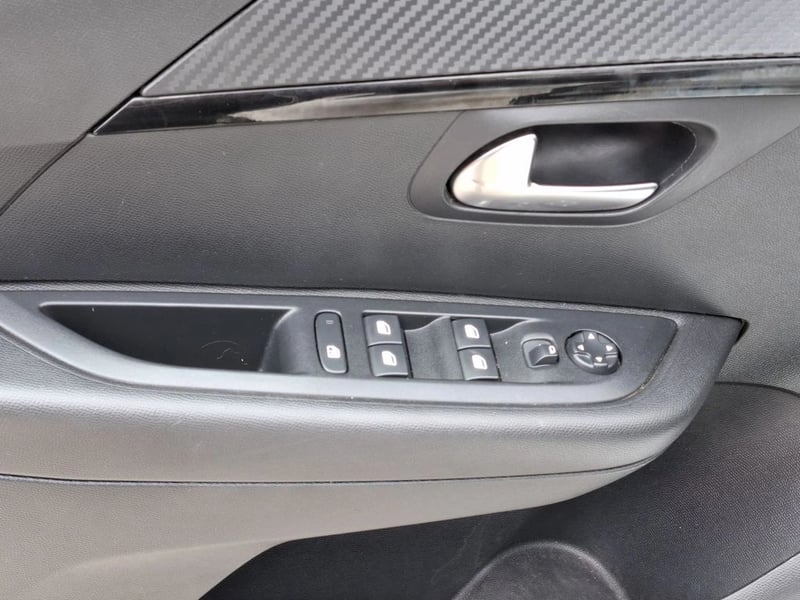 Peugeot 208 1.2 STYLE PURETECH 75 4X2 MT 5P 2023 - Imagen 13 de 20