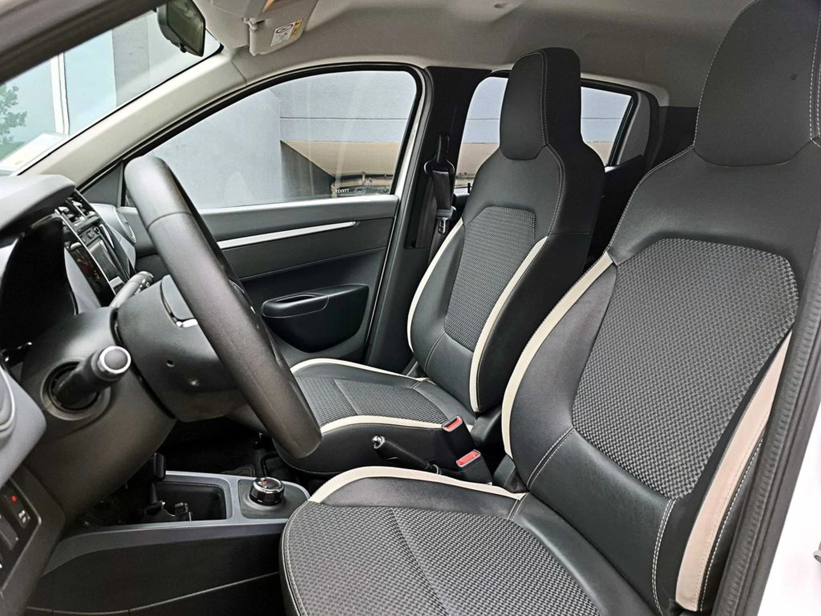 Renault KWID E-TECH 2025 - Imagen 14 de 20