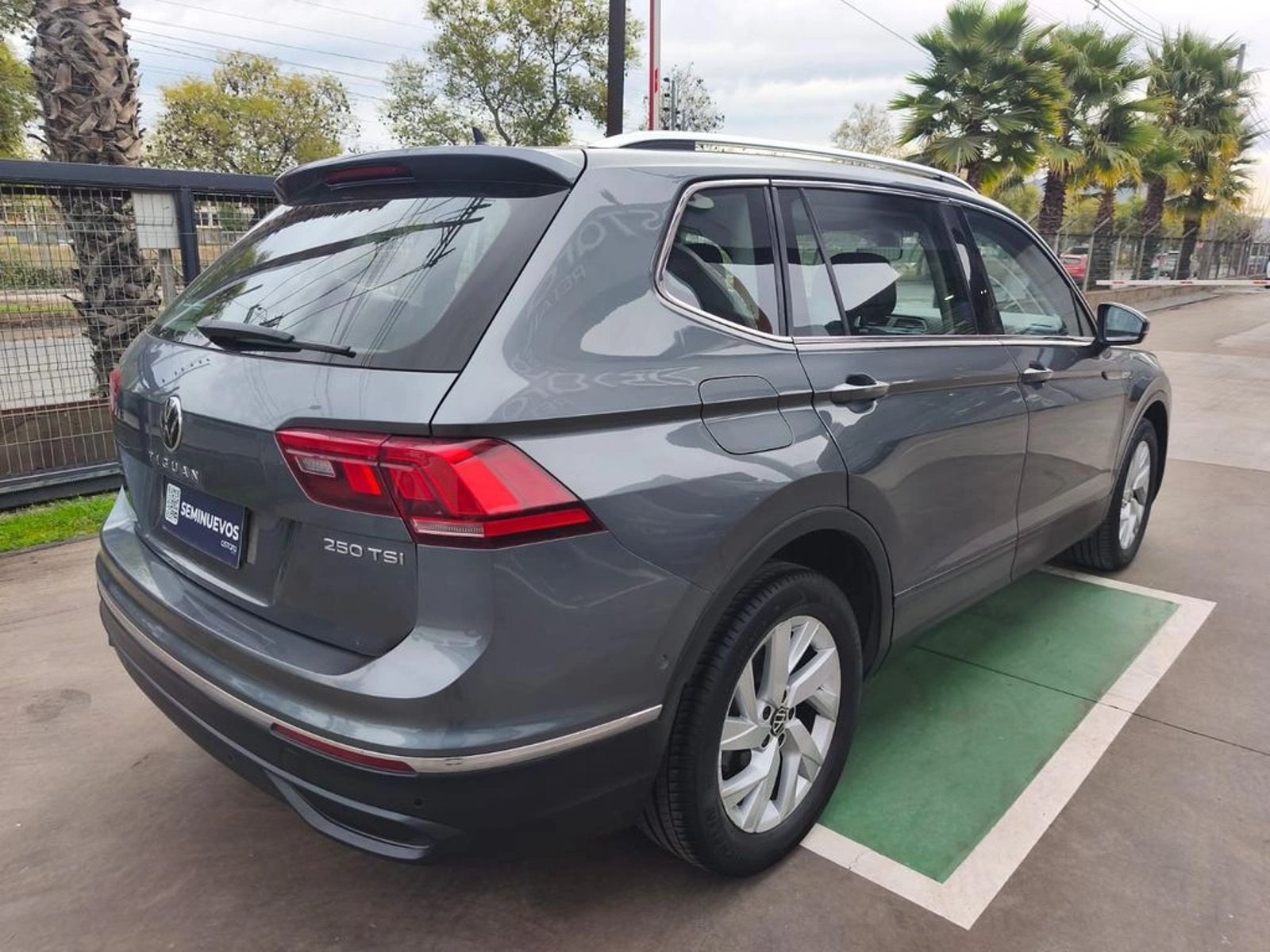 Volkswagen TIGUAN 1.4 TSI COMFORTLINE 7A 2022 - Imagen 6 de 20