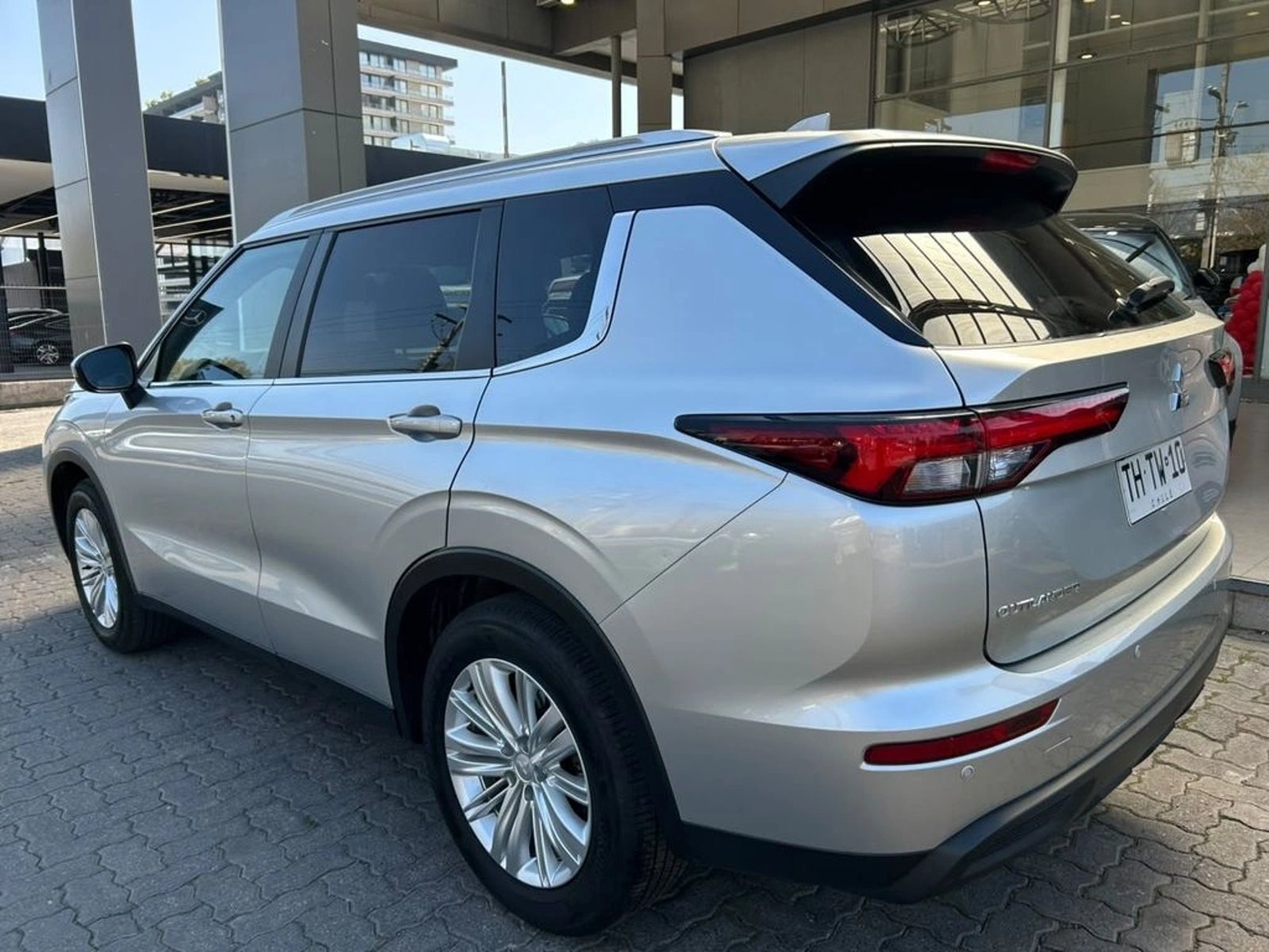 Mitsubishi OUTLANDER GL 2.5 AUT 2024 - Foto 4 de 16