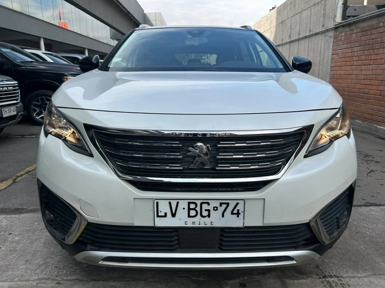 Peugeot 5008 1.6 ALLURE 4X2 THP 165 EAT6 5P 2020 - Foto 3 de 6