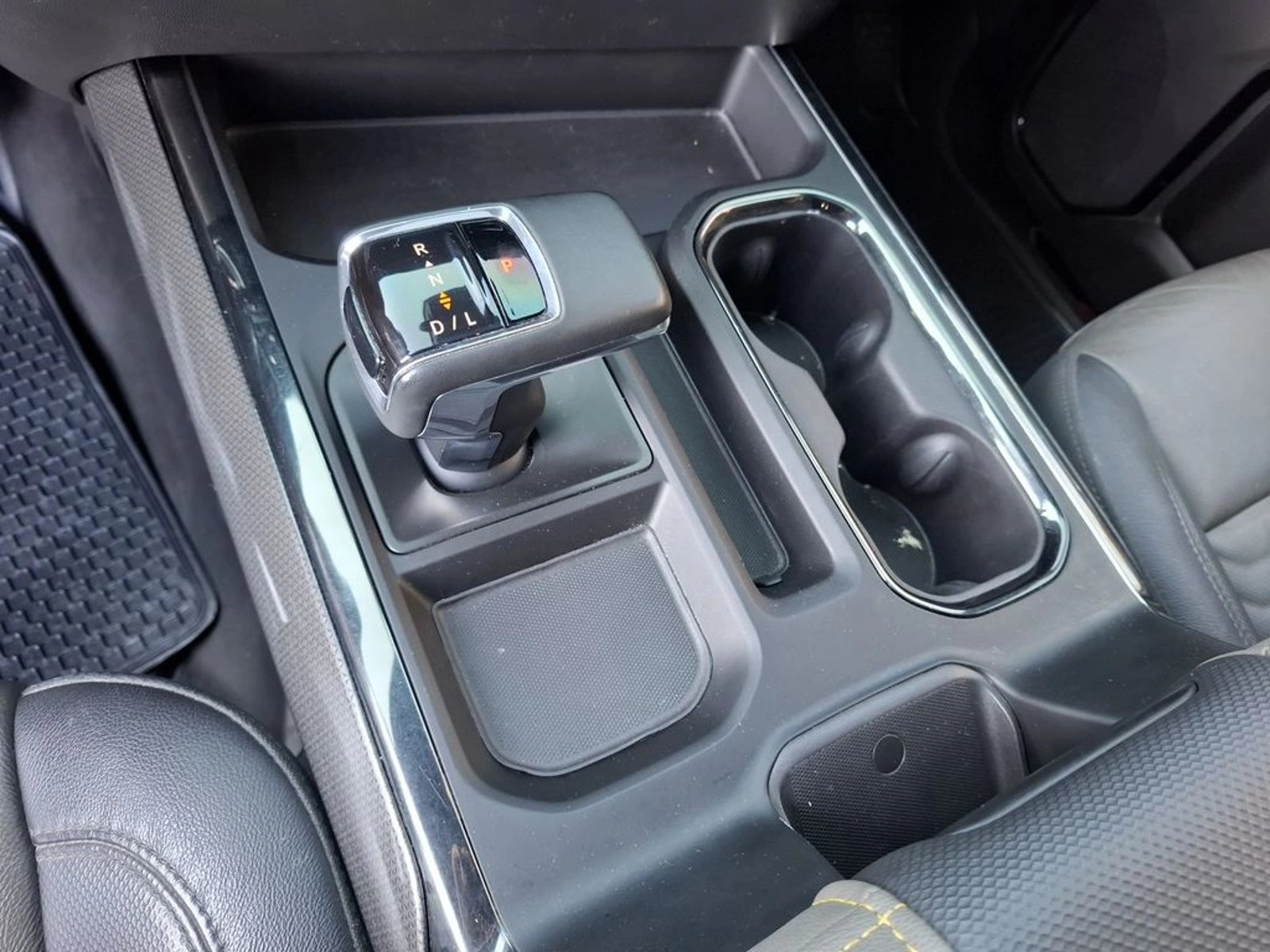 Chevrolet SILVERADO 6.2 ZR2 4X4 AT 4P 2024 - Imagen 19 de 20