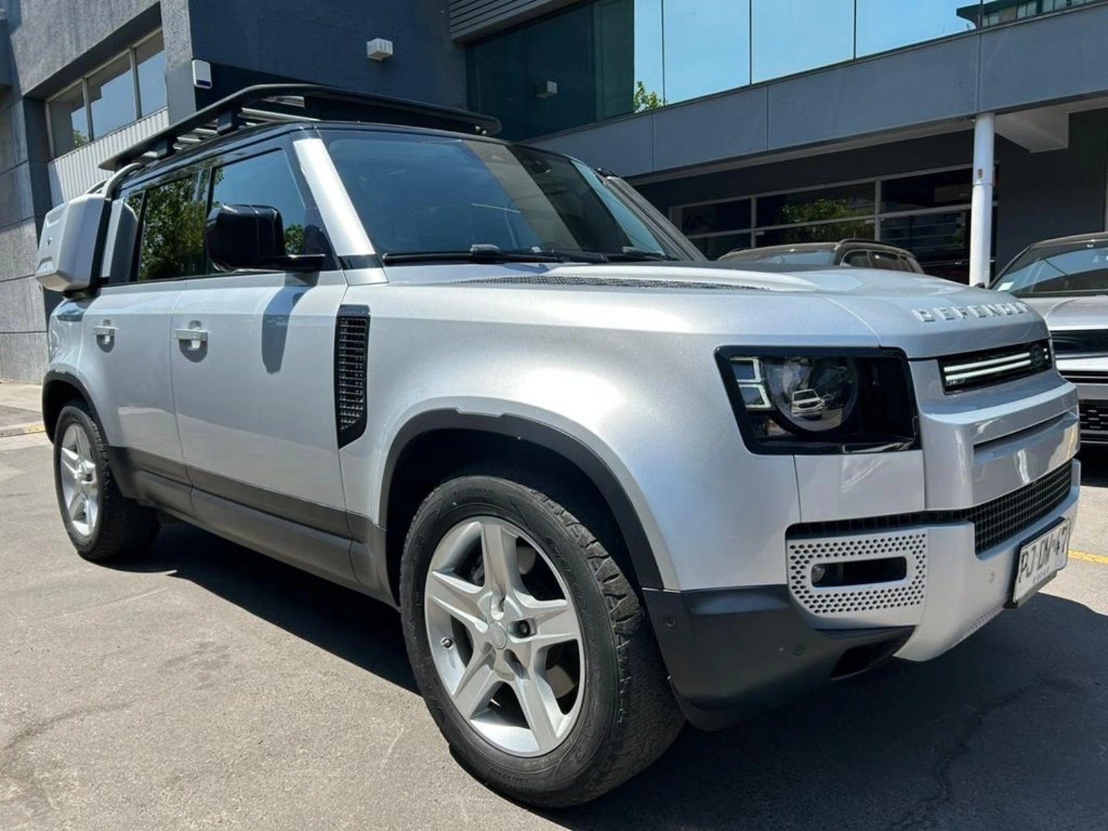 Land Rover DEFENDER 3.0I HSE AT 4X4 2021 - Foto 4 de 14