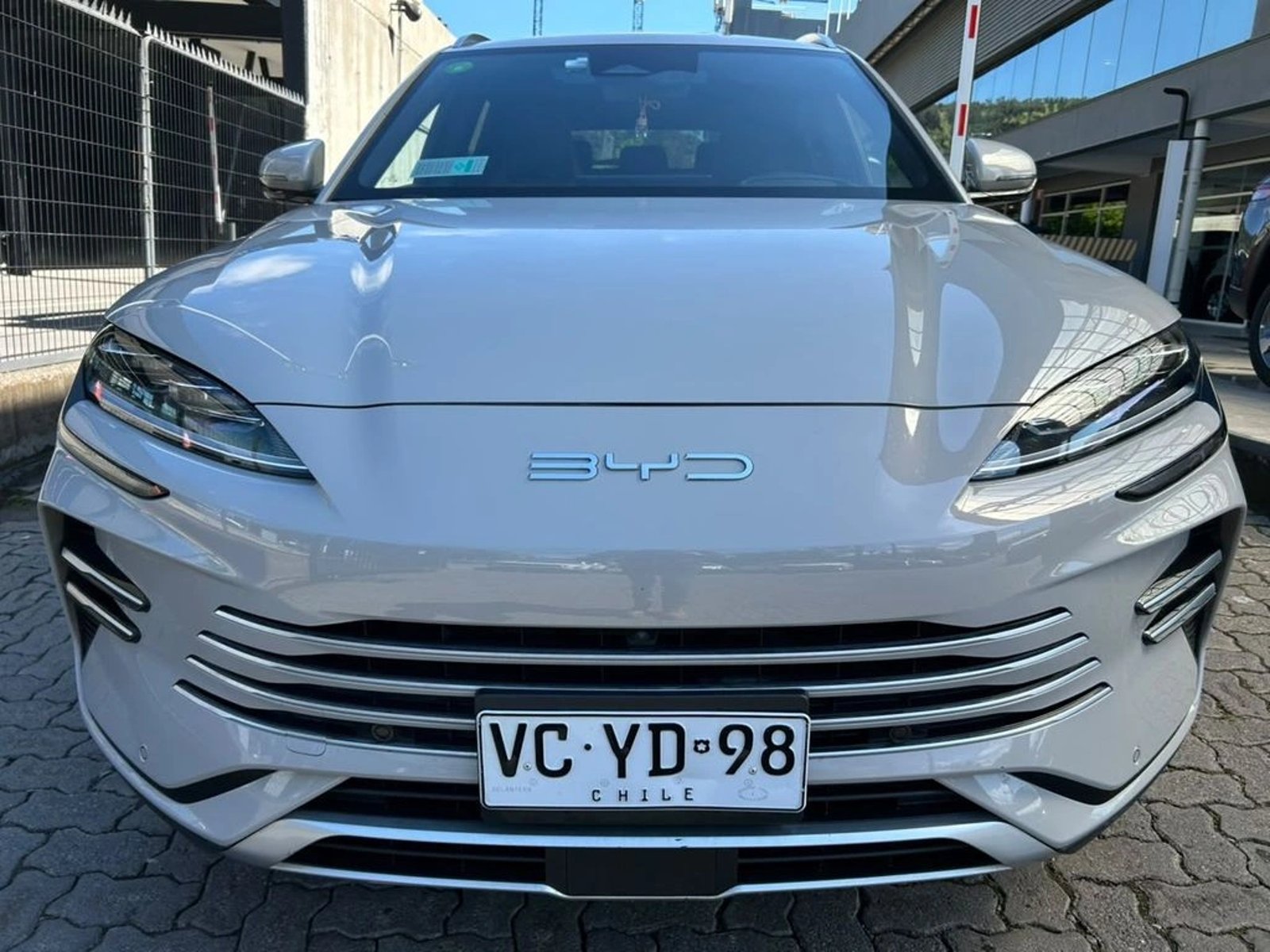 BYD SONG PLUS GX 1.5T DM-i Automática 2025 - Foto 2 de 15