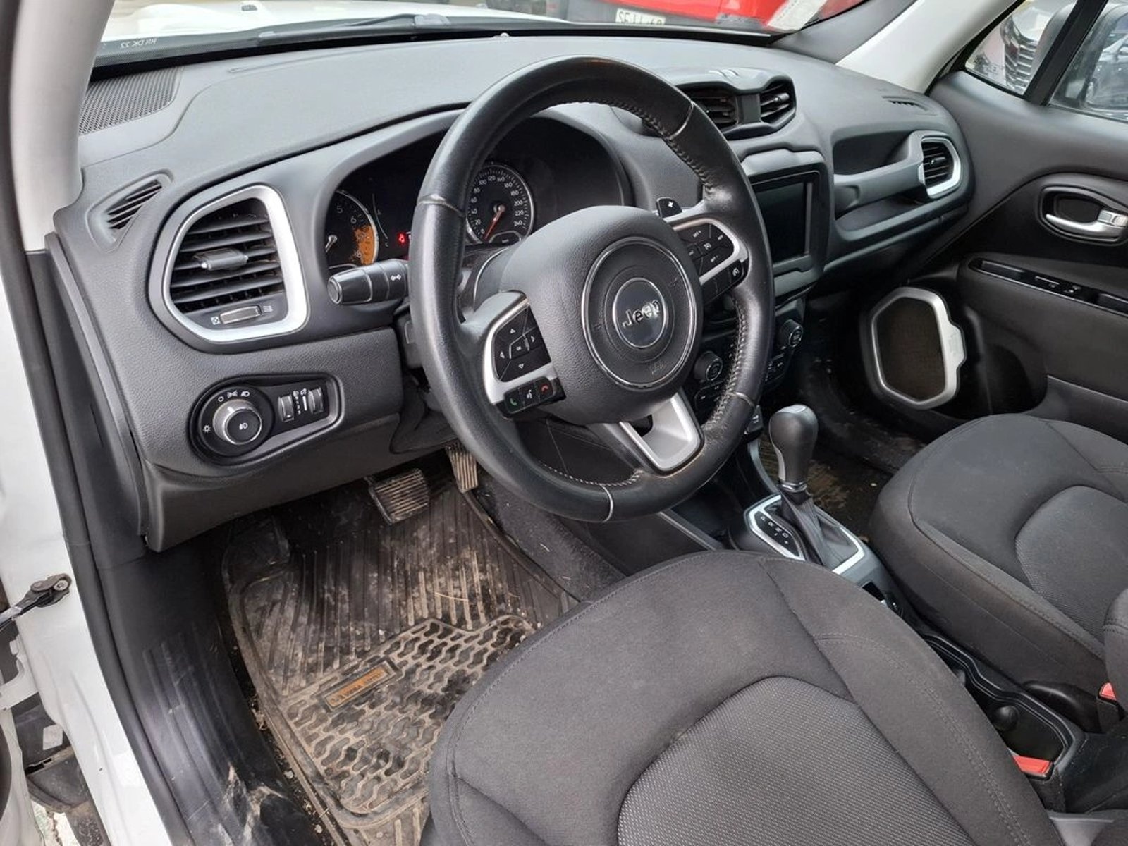 Jeep RENEGADE AT 1.8 2022 - Imagen 13 de 20