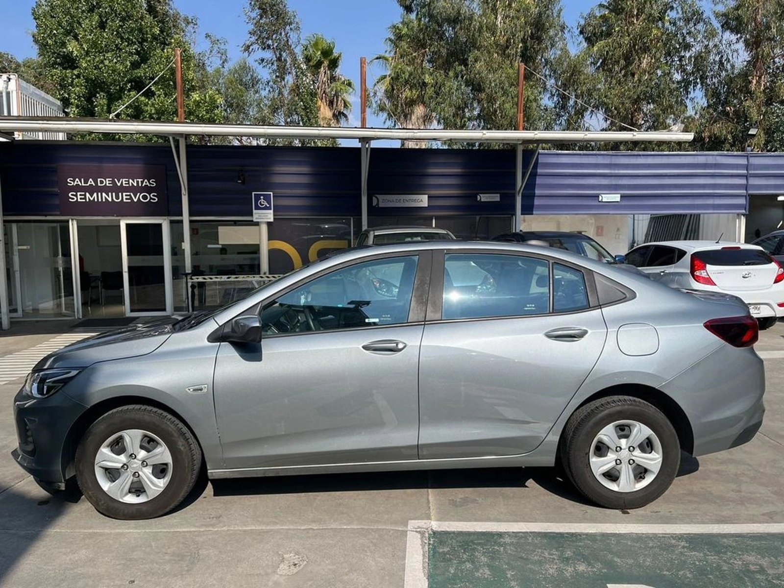 CHEVROLET ONIX 2025 - Imagen 9 de 17