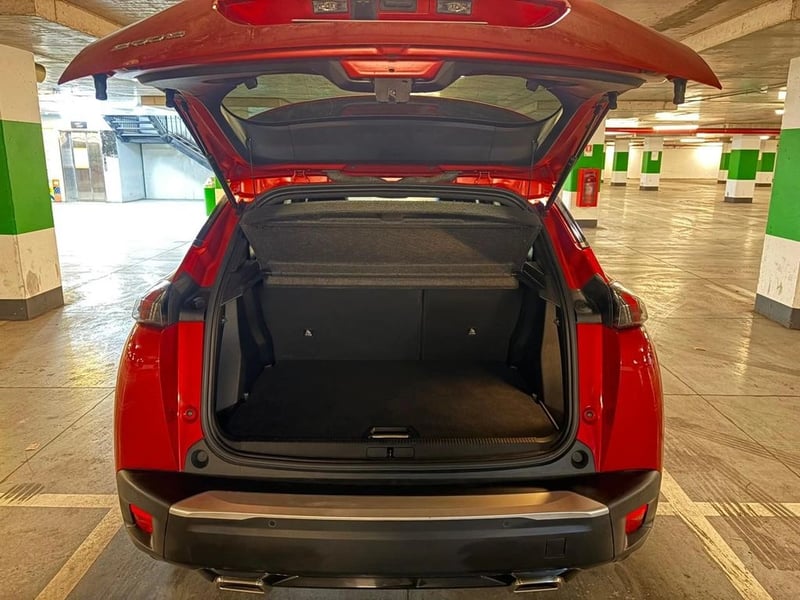 Peugeot 2008 ALLURE PACK 130 EAT8 1.2 AUT 2023 - Imagen 8 de 17