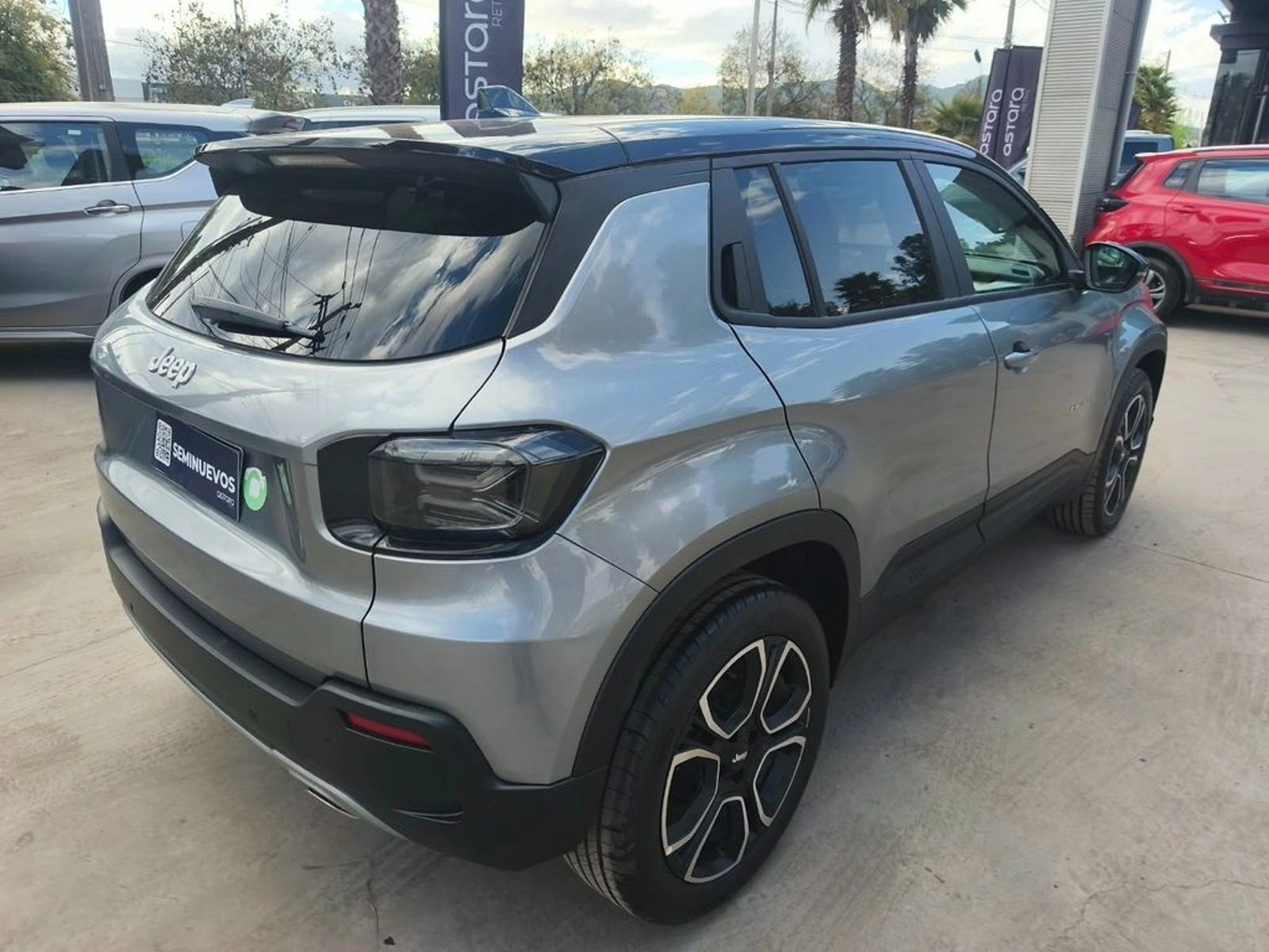Jeep AVENGER SUMMIT 1.2 HEV 2025 - Foto 4 de 18
