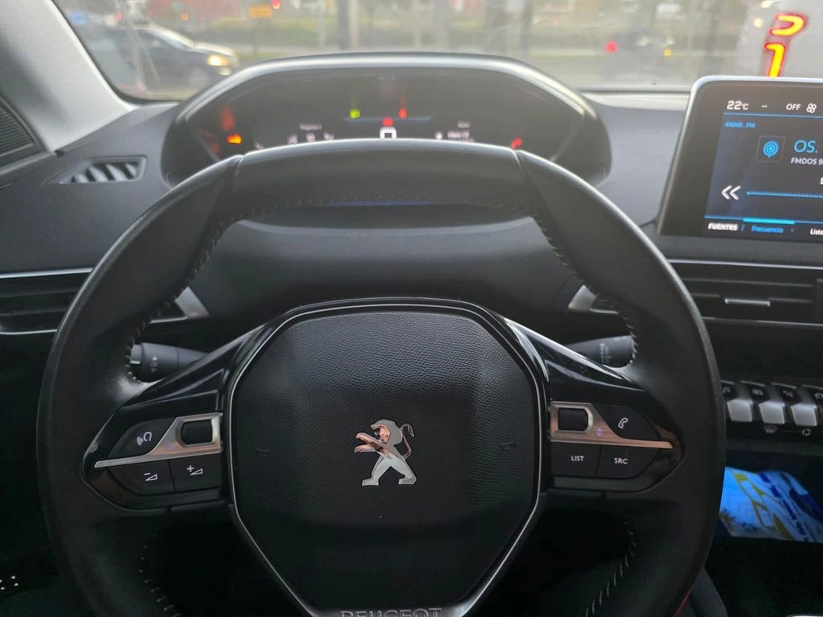 PEUGEOT 3008 2022 - Imagen 15 de 20