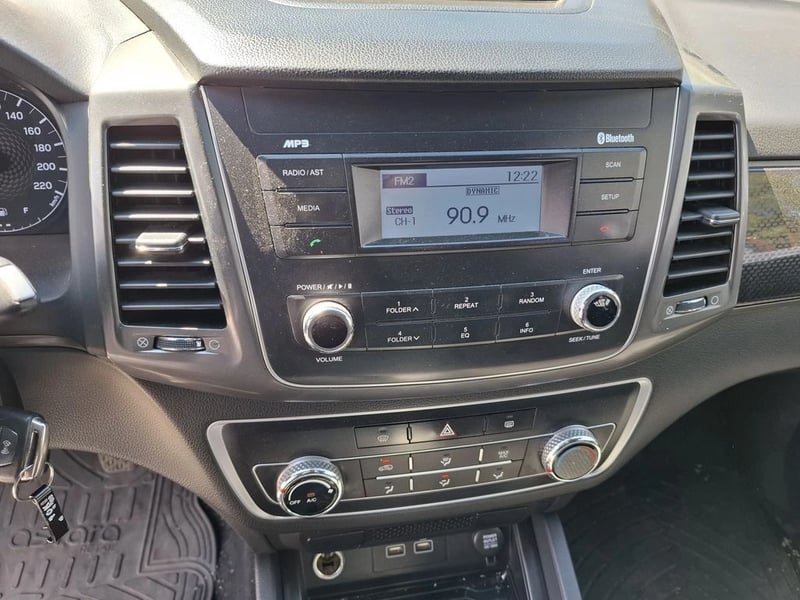 SsangYong GRAND MUSSO 2.2 GRAND LX TD DIESEL 2WD MT6 4P 2023 - Imagen 19 de 20