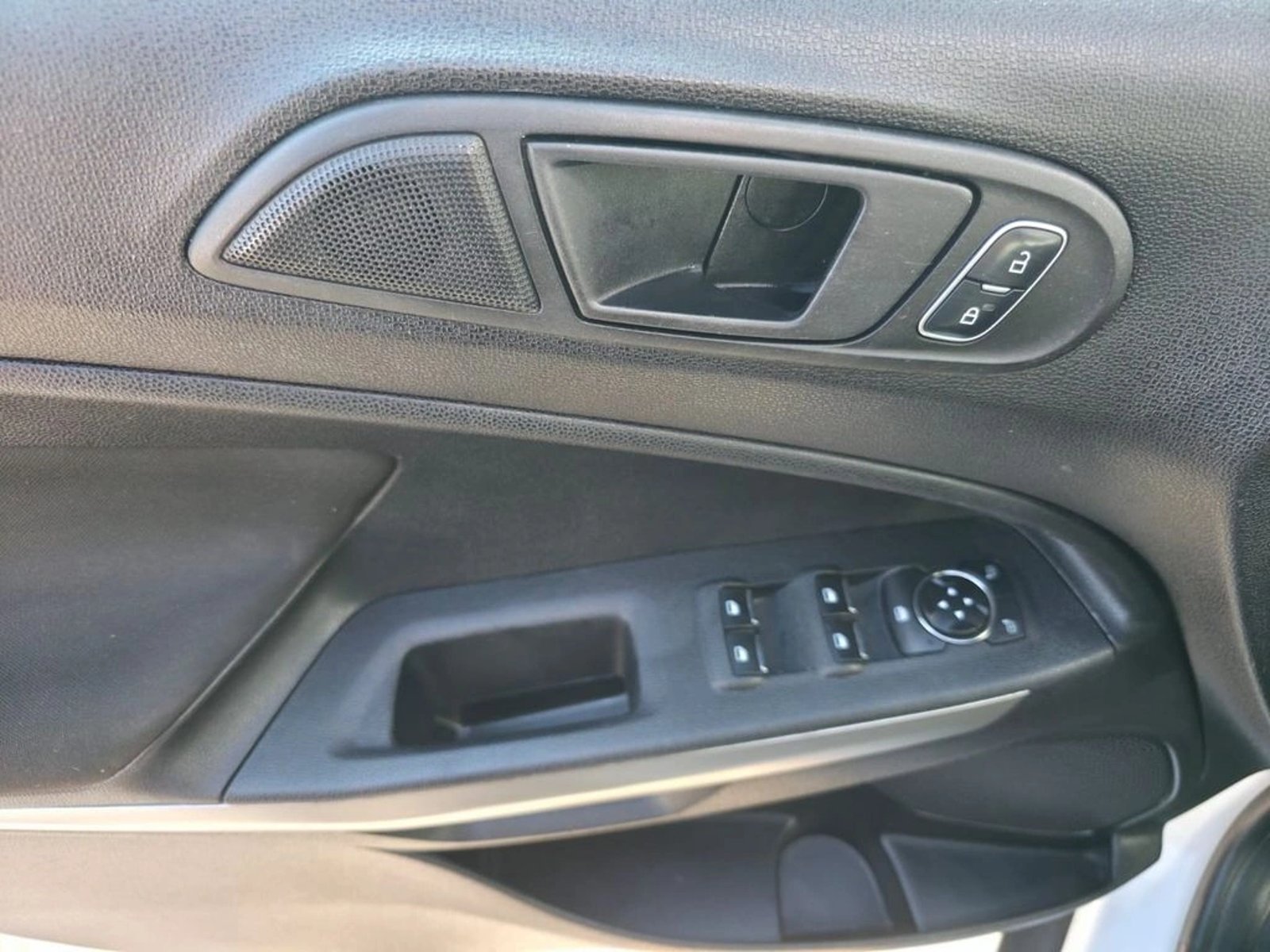 FORD ECOSPORT 2018 - Imagen 17 de 20