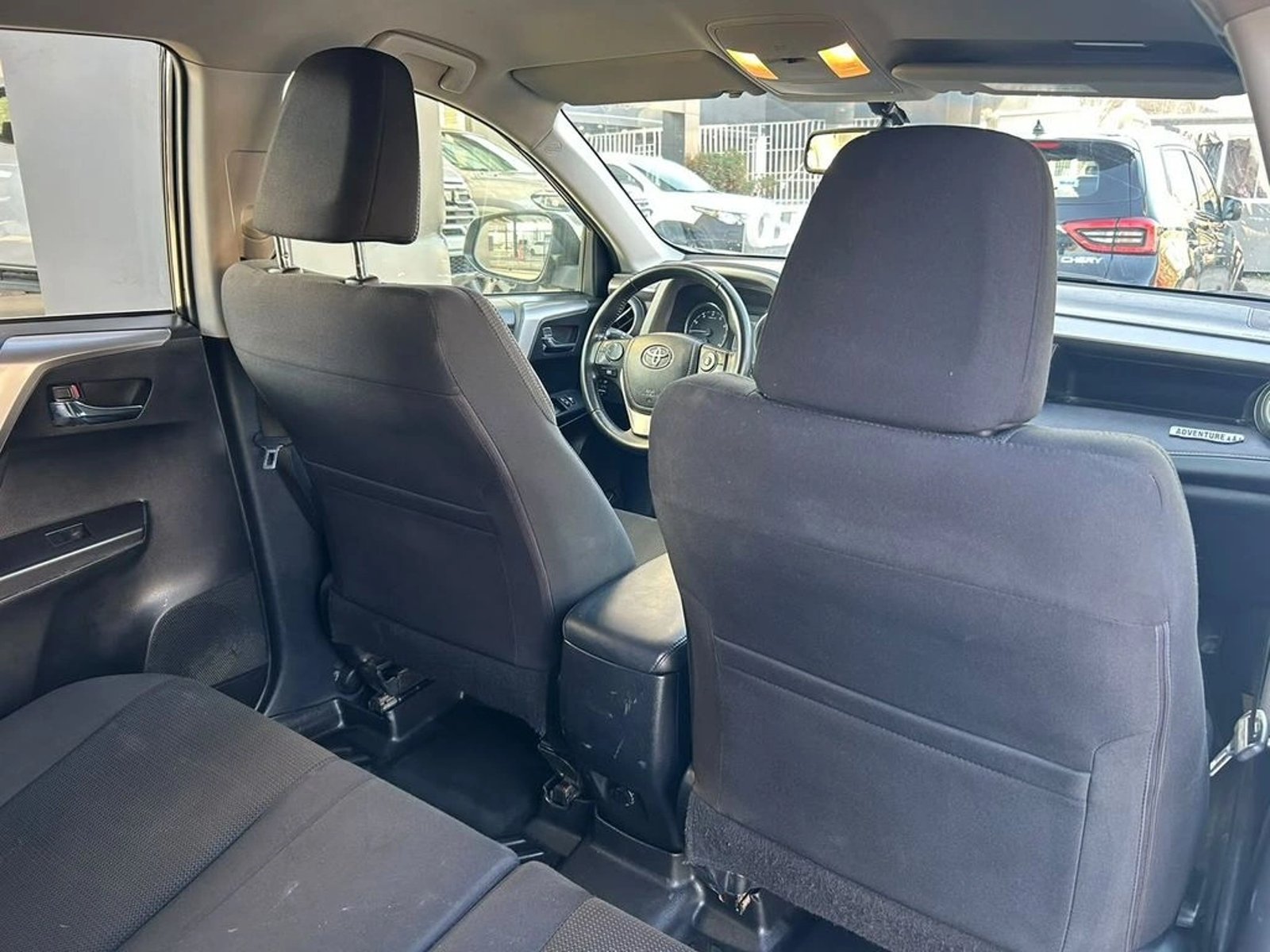 TOYOTA RAV4 2.0 ADVENTURE LUJO AT 2019 - Imagen 11 de 16
