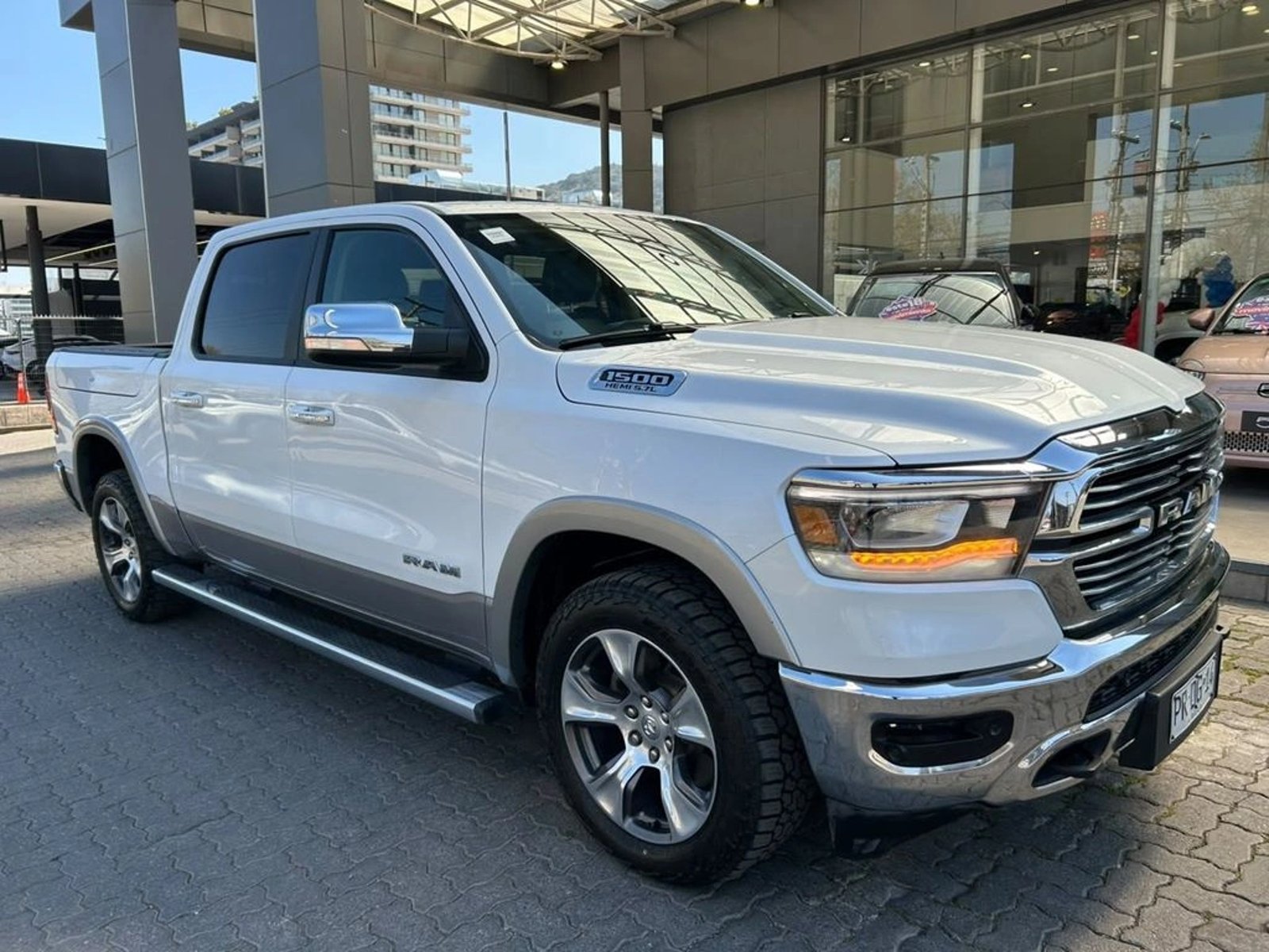 RAM 1500 5.7 LARAMIE 4X4 AT 4P 2020 - Foto 3 de 16