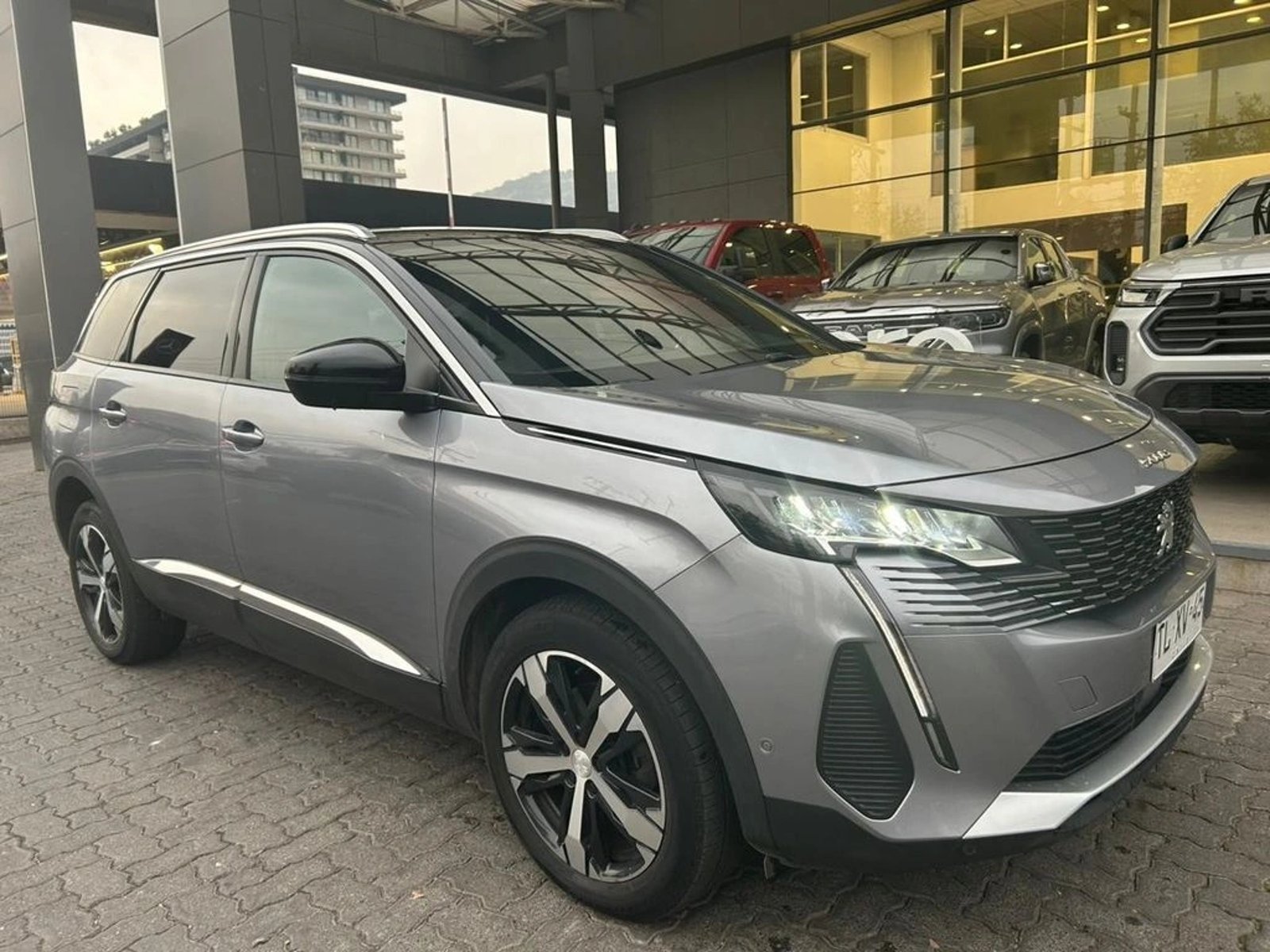 Peugeot 5008 1.5 ALLURE PACK BLUEHDI 130 EAT8 AT 2024 - Imagen 4 de 17