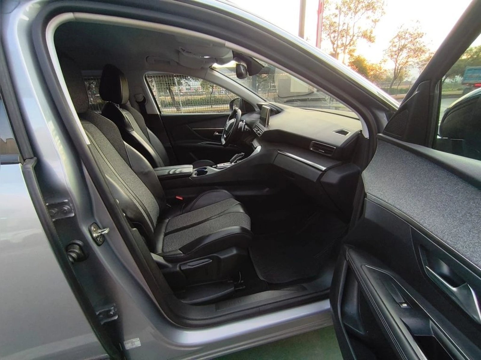 Peugeot 3008 ALLURE BLUEHDI 1.5 2019 - Imagen 20 de 20