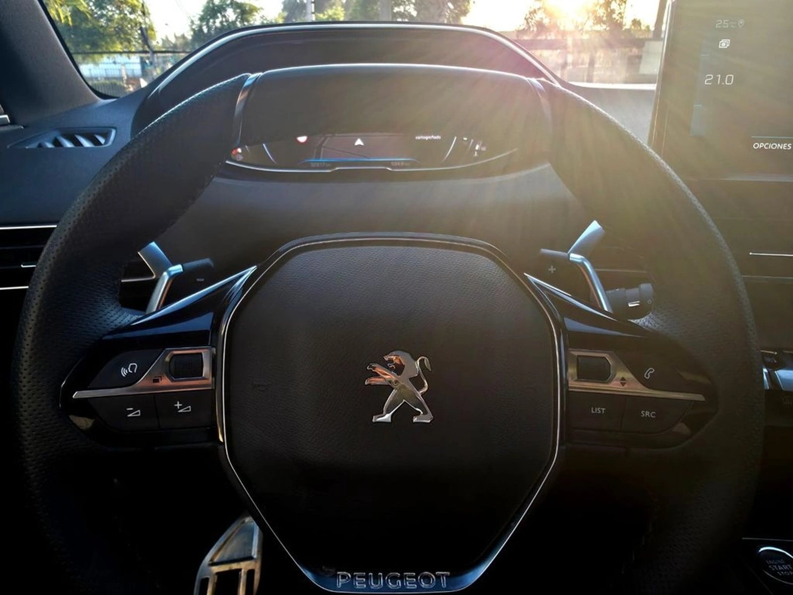 PEUGEOT 5008 2023 - Imagen 15 de 20