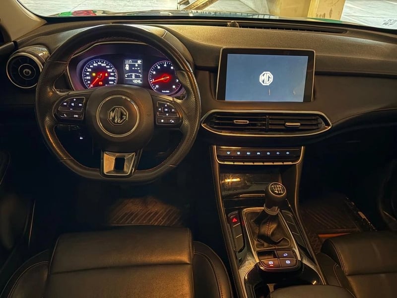 MG HS 1.5T COMFORT 2WD MT 5P 2023 - Imagen 12 de 17