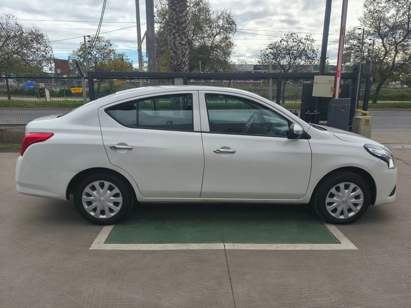 Nissan VERSA SENSE 1.6 AT 2021 - Imagen 9 de 20