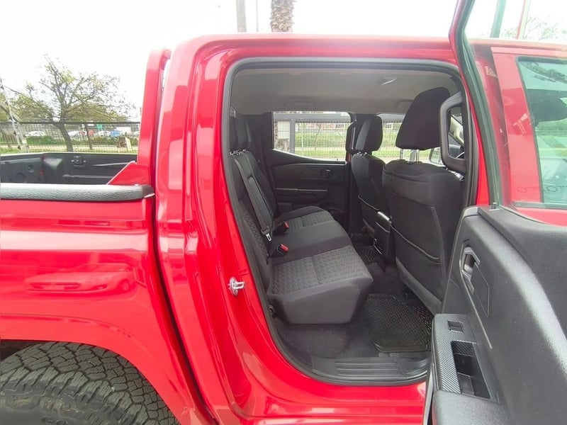 Mitsubishi L200 KATANA XRT 2.4 MT 4X4 2024 - Imagen 11 de 20