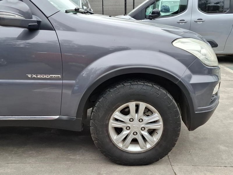 SsangYong REXTON 2.0 DIESEL 2WD MT 5P 2016 - Imagen 11 de 20