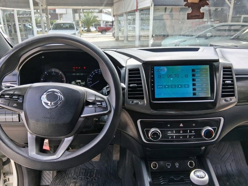 SsangYong GRAND MUSSO 2.2 GRAND LX TD DIESEL 2WD MT6 4P 2022 - Imagen 12 de 18