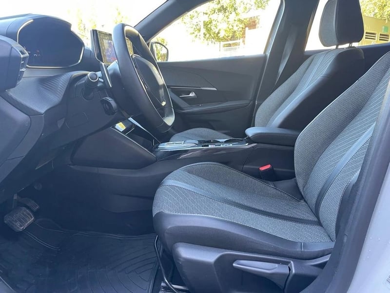 Peugeot 2008 1.2 ALLURE PACK PURETECH 130 AT 2024 - Imagen 12 de 20