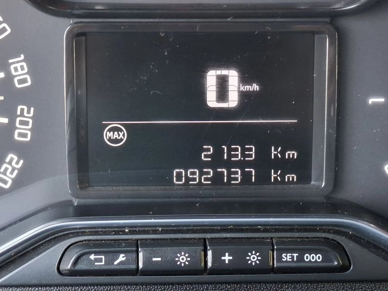 Citroën C3 1.5 LIVE BLUEHDI DIESEL 4X2 100 SS BVM HB MT 5P 2021 - Imagen 19 de 20
