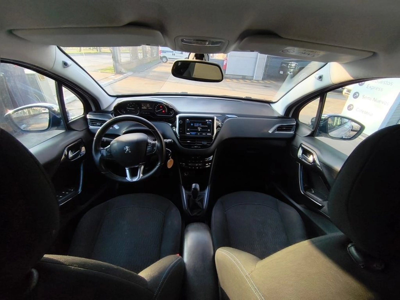 Peugeot 208 SIGNATURE 1.2 MT HB PURE TECH 2020 - Imagen 20 de 20
