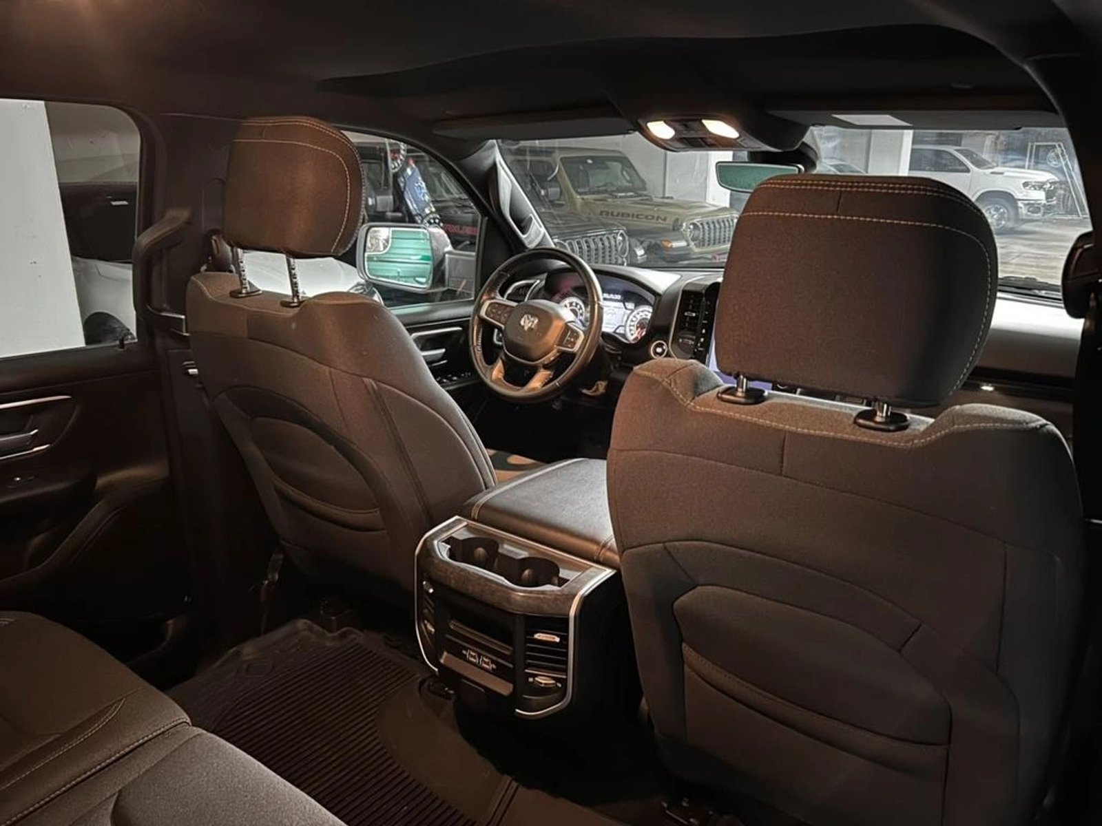 RAM 1500 BIG HORN 4X4 3.6 AUT 2024 - Imagen 9 de 17