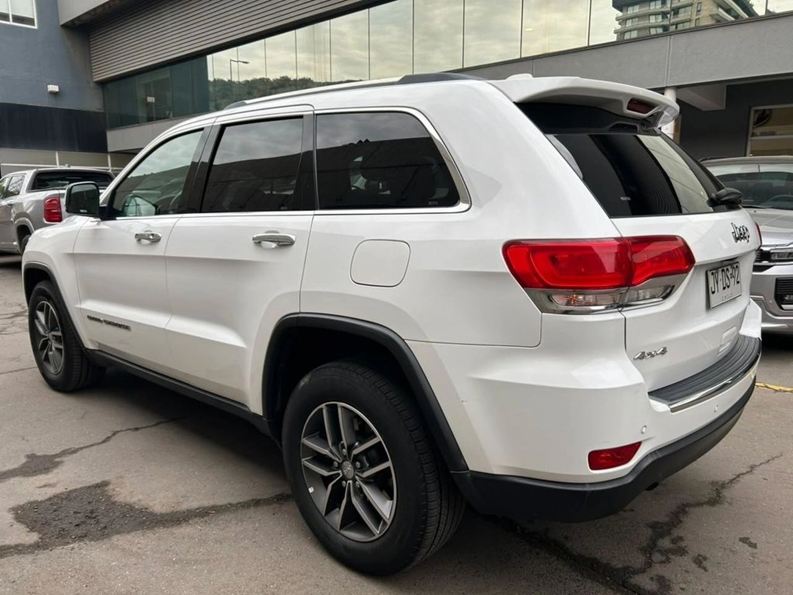 Jeep GRAND CHEROKEE 3.6 LIMITED LX 4X4 AT 5P 2018 - Foto 4 de 16