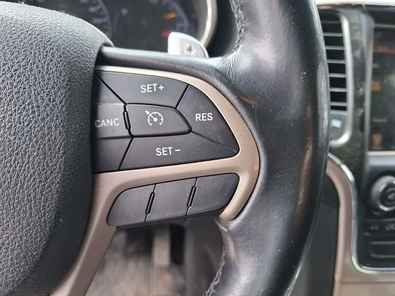 Jeep GRAND CHEROKEE 3.6 LIMITED AT 4X4 2015 - Imagen 15 de 20