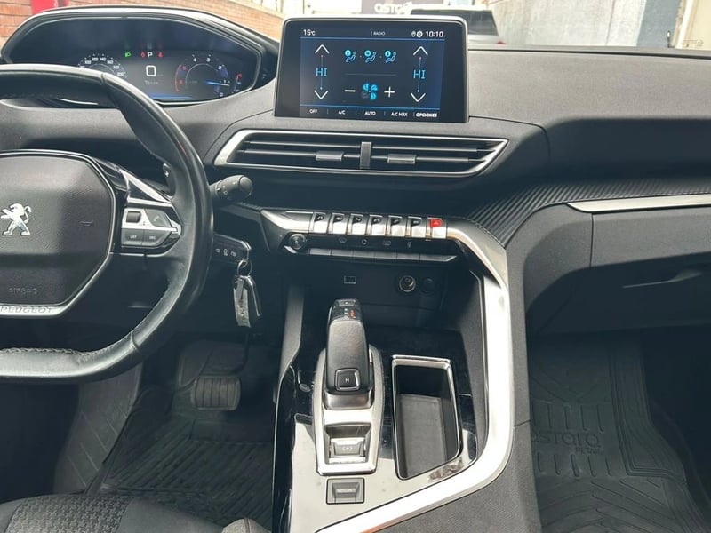 Peugeot 5008 1.5 ALLURE DIESEL 4X2 130 AT 5P 2019 - Imagen 11 de 17