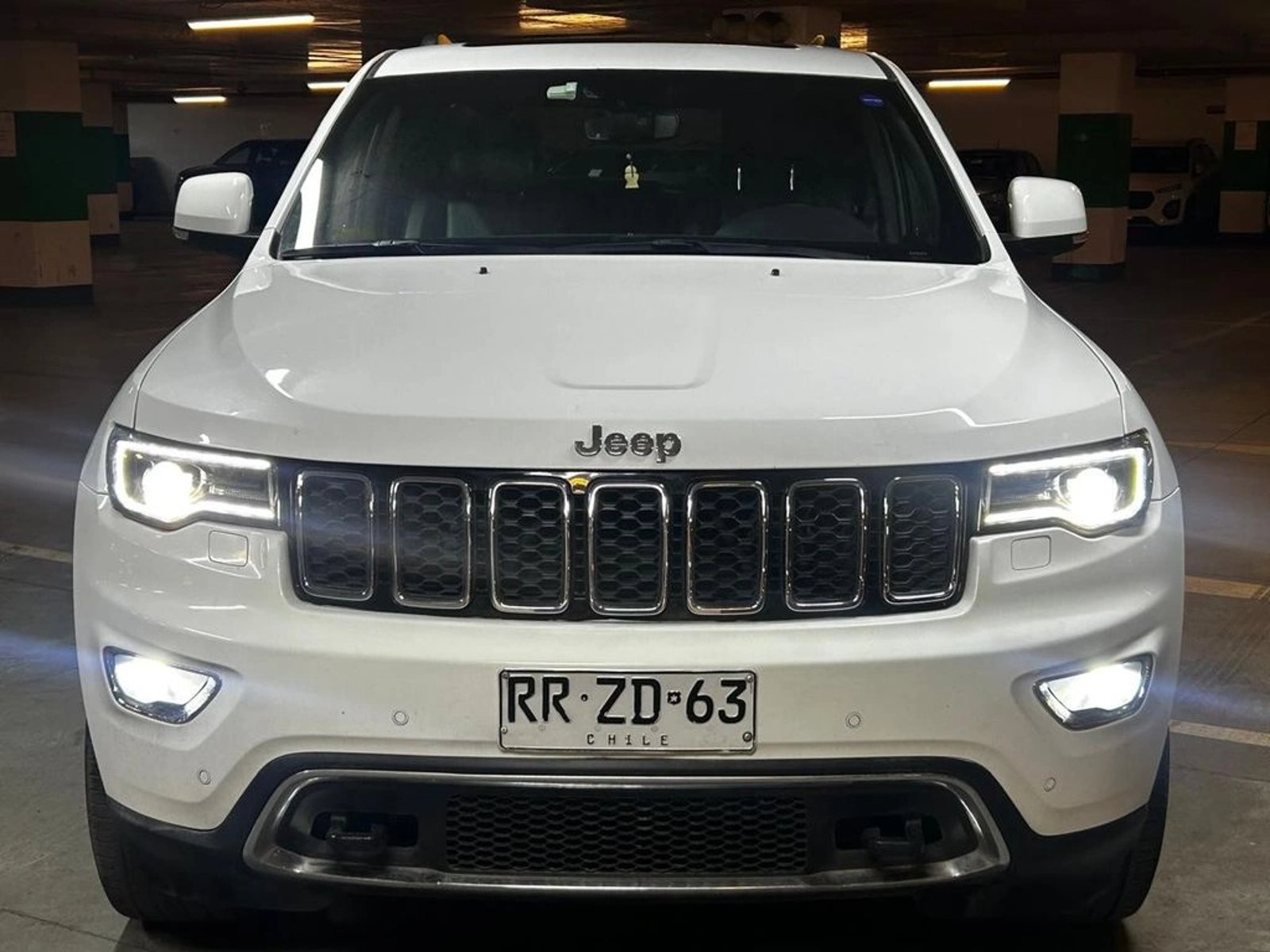 Jeep GRAND CHEROKEE 3.6 LIMITED 4X4 AT 5P 2022 - Foto 2 de 20