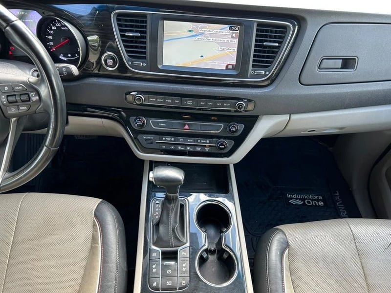 Kia GRAND CARNIVAL 2.2 AUT 2020 - Imagen 11 de 17