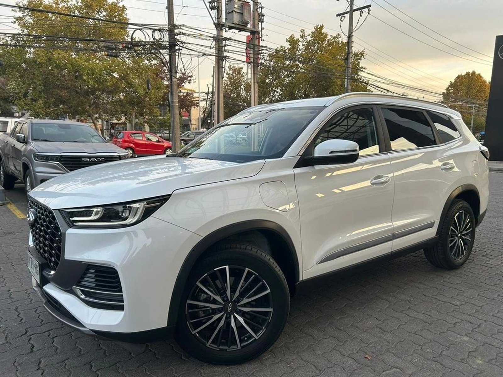 Chery TIGGO 8 PRO 1.5T PHEV HYBRID 4X2 AT 5P 2024 - Foto 2 de 16